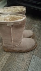 Bearpaw boots tan